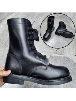 รองเท้าคอมแบทพื้นแข็ง