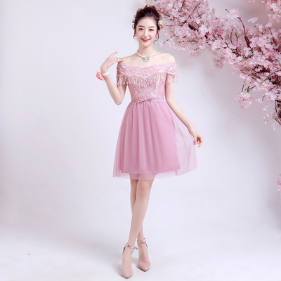 เดรสราตรีออกงานสั้น ทรงเปิดไหล่