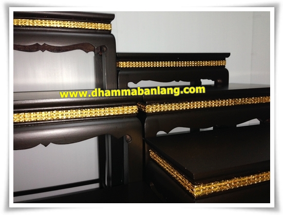 โต๊ะหมู่บูชา หมู่ 9 หน้า 6 แถบทอง ไม้เบญจพรรณ ขาสิงห์ สีโอ๊คด้าน