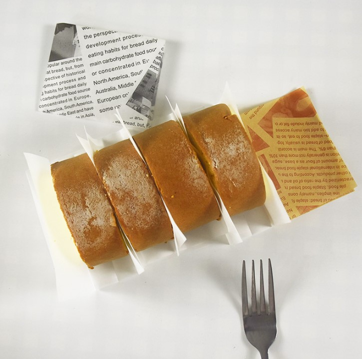 กระดาษเคลือบกันน้ำสำหรับห่อขนม กระดาษคั่นเค้กโรลแบบชิ้น (แพ็ค 500 ชิ้น)