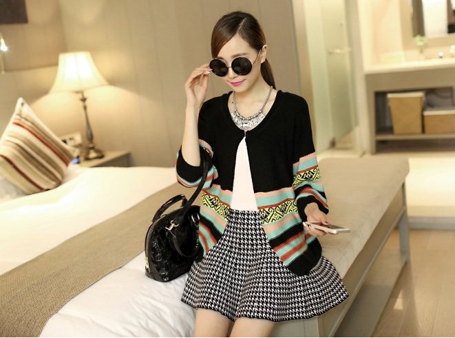 Pre Orderไซส์ใหญ่ - เสื้อคลุมกันหนาวแฟชั่น คนอ้วน ไซส์ใหญ่ เสื้อคอกลมเวตเตอร์ พิมพ์ลาย ไหมพรมแบบบาง แขนยาว สี : เบจ / ดำ / แดงแตงโม