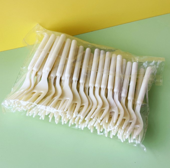 ส้อมขนม พลาสติก แพ็ค 98-100 ชิ้น