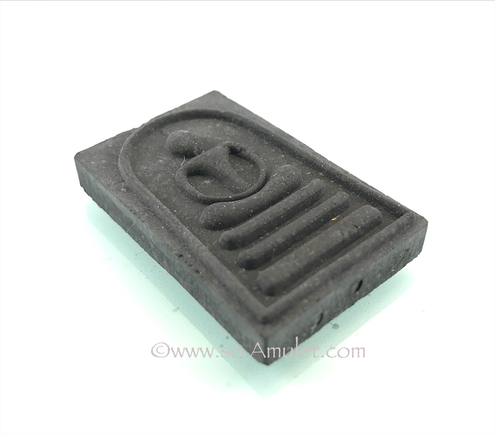 พระสมเด็จเนื้อดำบรรจุตะกรุดทองคำ รุ่นสร้างหอสวดมนต์ เสาร์ 5 หลวงปู่เฮ็น วัดดอนทอง ปี 2539 พร้อมกล่องเดิม