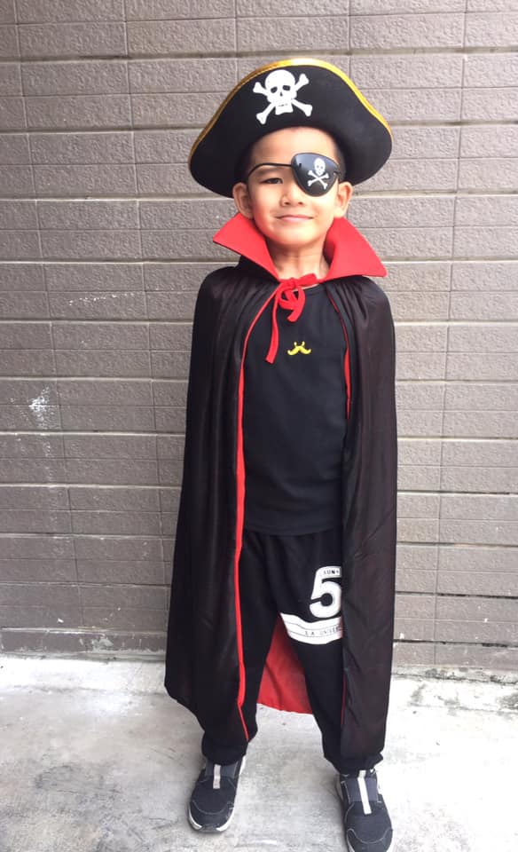 ชุดแฟนซีโจรสลัดมีผ้าคลุมหมวกและหน้ากากตา