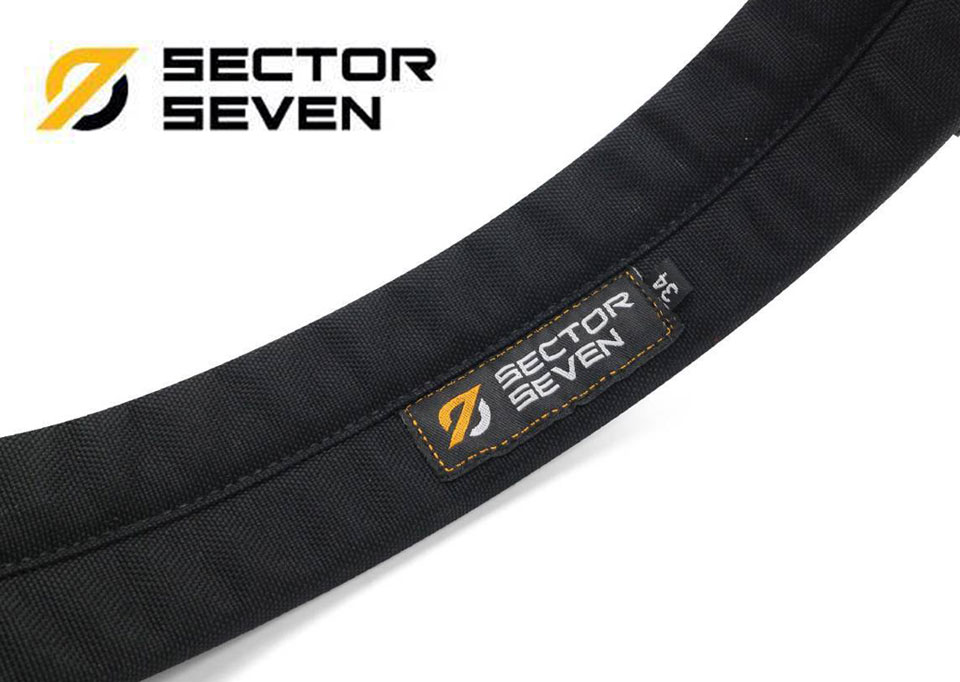 แผ่นรองเข็มขัดสนาม Sector Seven