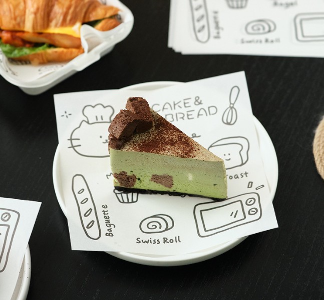 กระดาษไขรองอาหาร (Greaseproof paper) เคลือบกันน้ำ-น้ำมัน ขนาด 18x18 cm. (แพ็ค 98-100 ชิ้น)