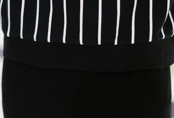 ##พร้อมส่ง## - เซตคู่ เสื้อ กระโปรง สไตล์ยุโรบ เสื้อยืดลายม้าลายดำ กระโปรงสั้นสีดำพอดี