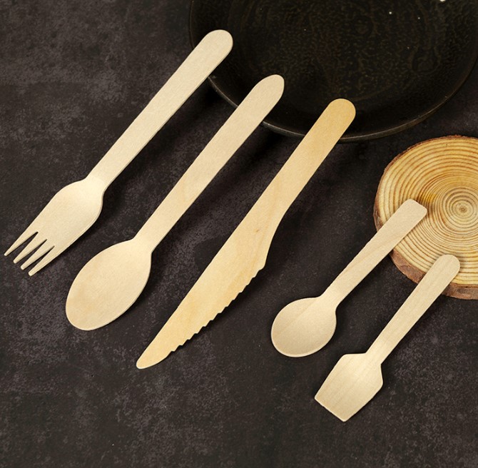 ช้อนไม้ (แพ็คแยกชิ้น) สำหรับตักไอติม ขนม ทำจากไม้ ไม่มีเสี้ยน ย่อยสลายได้ในธรรมชาติ