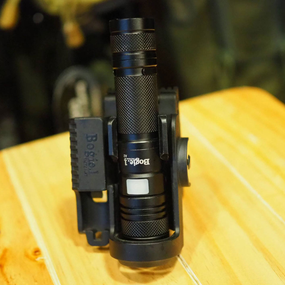 ซองไฟฉาย + ที่ใส่ถ่าน โบกี้วัน (ราคาไม่รวมไฟฉาย)