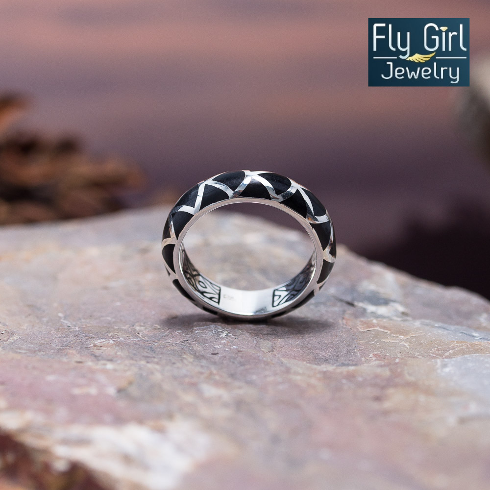 แหวนเกล็ดนาคราชใต้ท้องแหวนเป็นลายคลื่นท้องน้ำลายไทย UNISEX