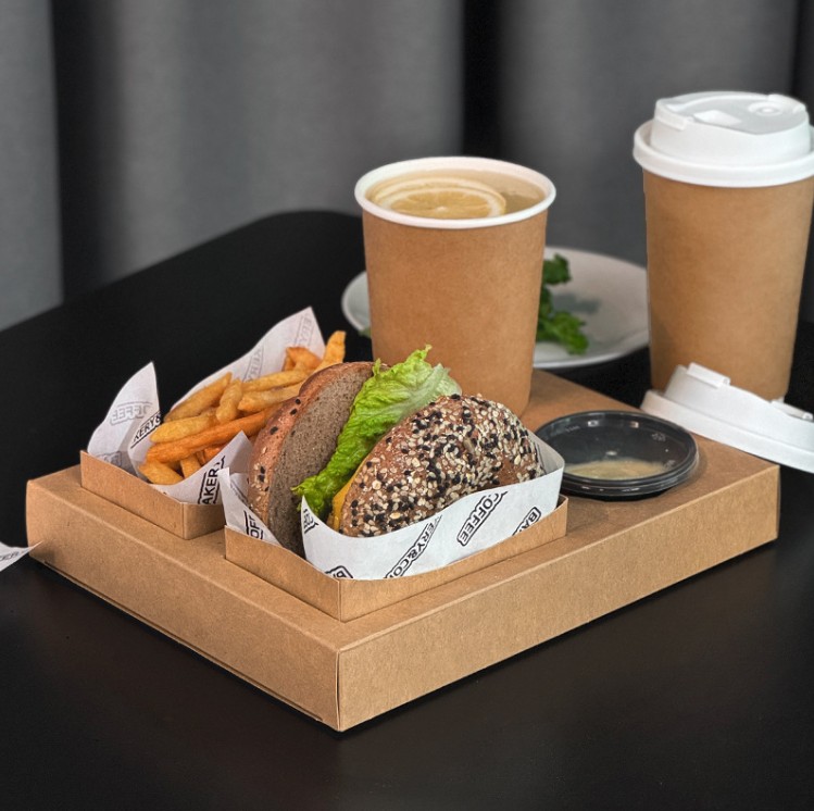 ถาดใส่อาหารสำหรับคาเฟ่