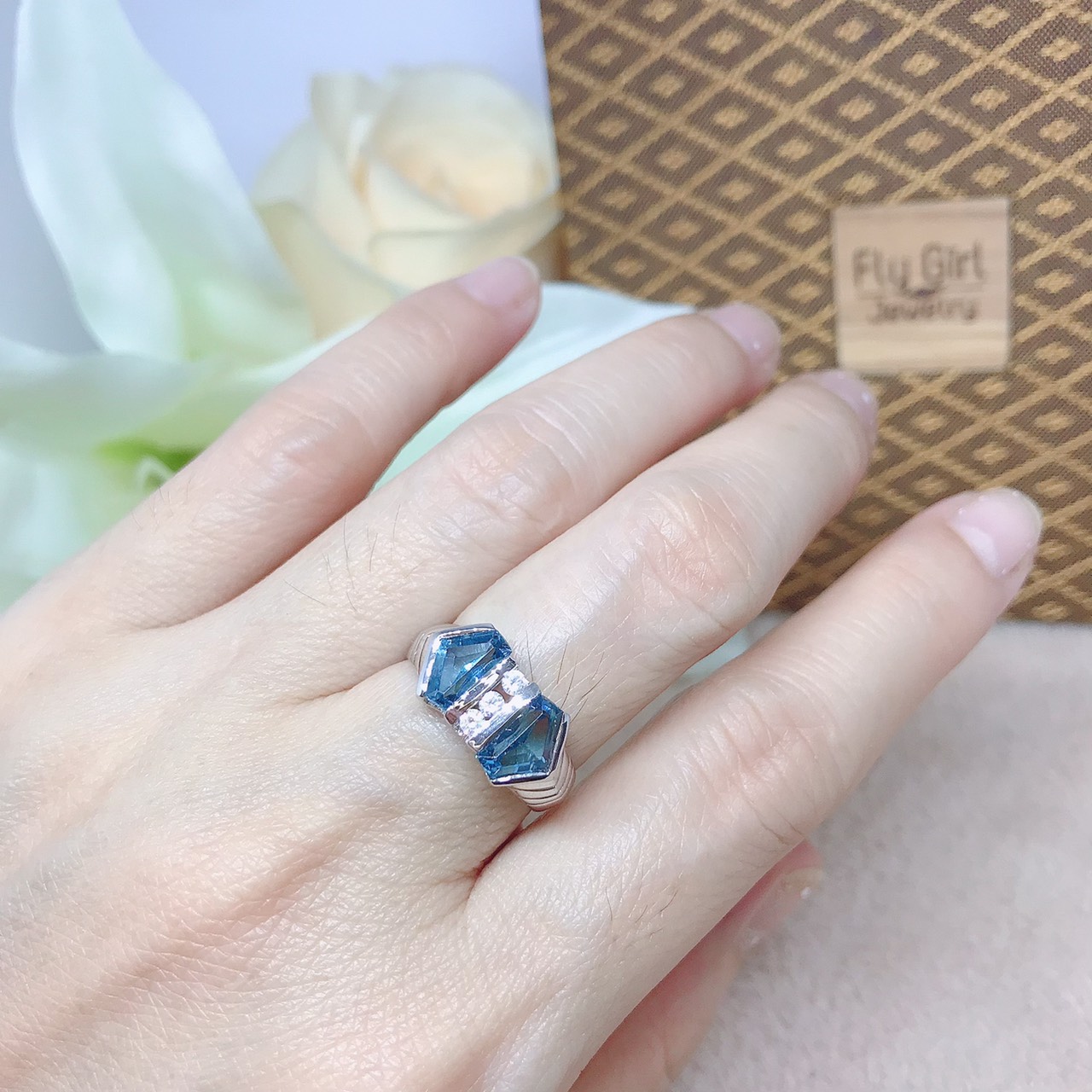 แหวนเงินแท้ พลอยบลูโทแพสแท้(ราศีธนู)