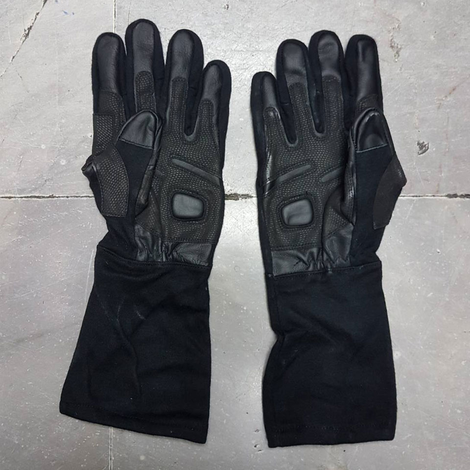 ถุงมือข้อยาว Blackhawk