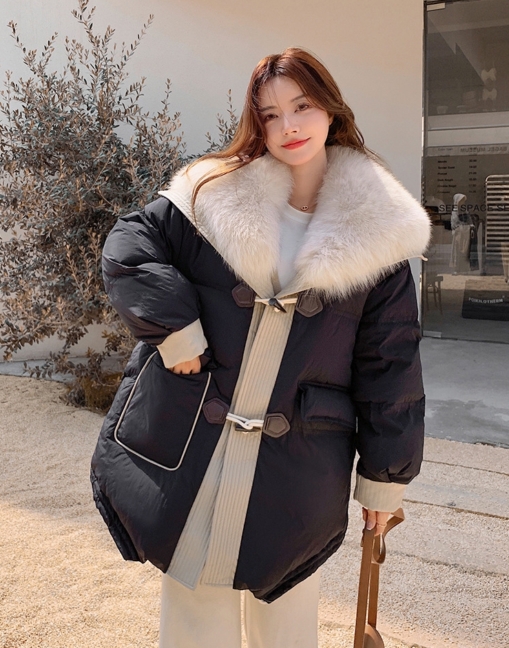 2324-0018 แจ๊คเก็ตบุขนเป็ดขาว ปกเสื้อจะมีขนมิ้งค์ถอดออกได้ค่ะ