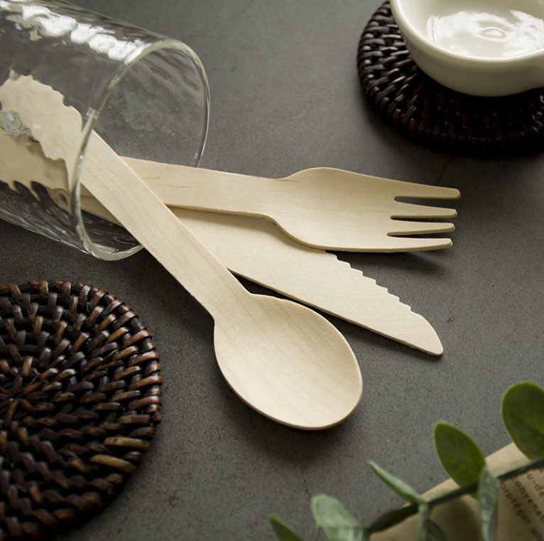 ช้อนไม้ (แพ็คแยกชิ้น) สำหรับตักไอติม ขนม ทำจากไม้ ไม่มีเสี้ยน ย่อยสลายได้ในธรรมชาติ