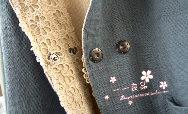 Pre Order - เสื้อกันหนาวแฟชั่น ผ้าหนา ผ้าลูกไม้รอบคอและหมวก สี : สีฟ้า / สีดำ