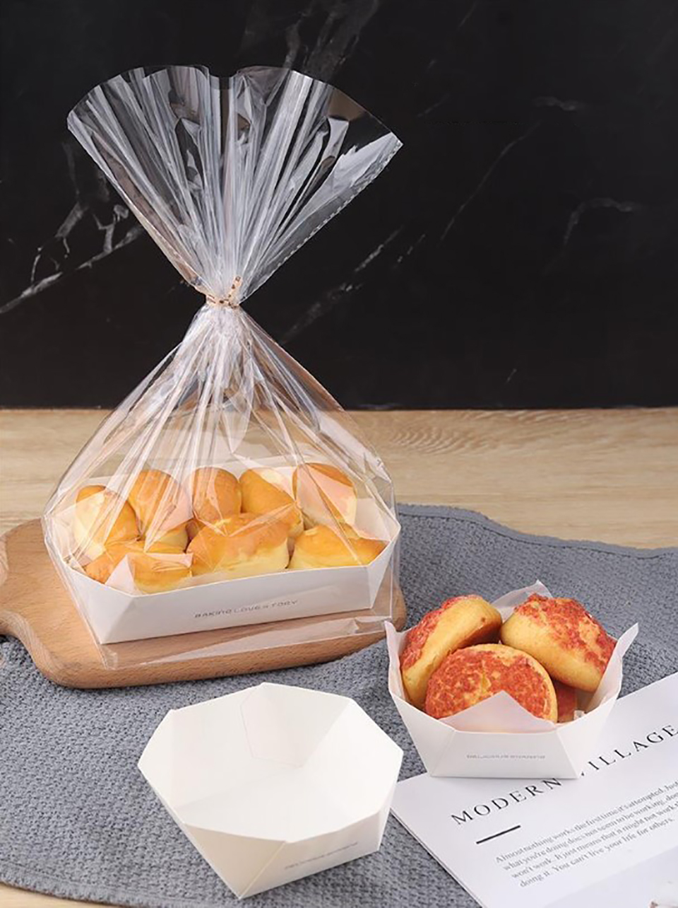 ถาดใส่ขนมพร้อมกระดาษรอง แพ็ค 50 ชิ้น