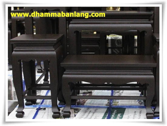 โต๊ะหมู่บูชา หมู่ 7 หน้า 8 แบบเรียบ ไม้เบญจพรรณ ขาสิงห์ สีโอ๊คด้าน (คลิ๊กดูขนาด)