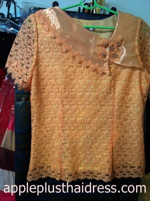 LS07 เสื้อลูกไม้สีส้มไข่ไก่ คอปาดปกผ้าแก้ว (ผู้ใหญ่)