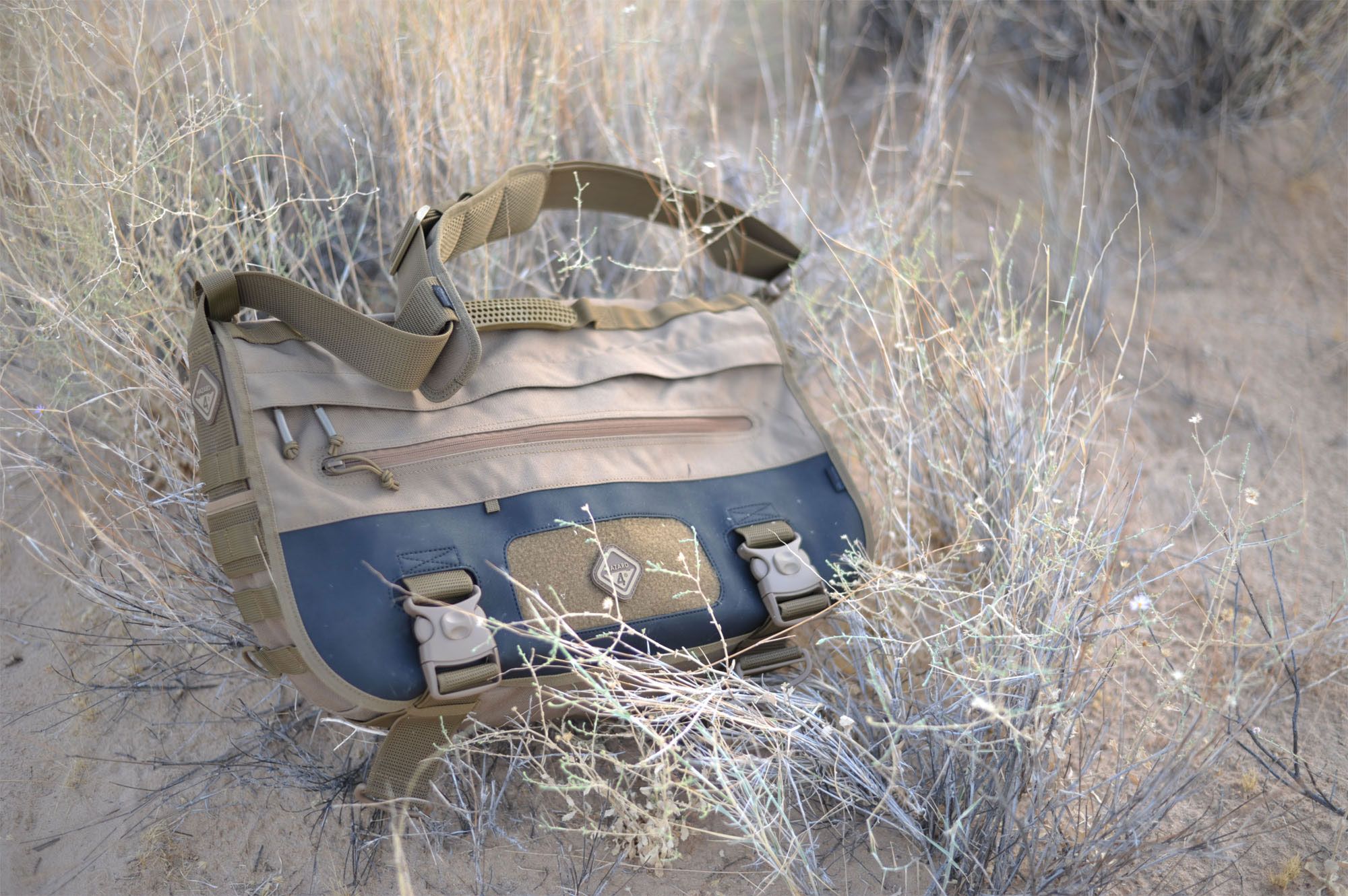 กระเป๋าสะพายไหล่ Hazard 4 รุ่น Defense Courier Tactical Laptop Messenger Bag