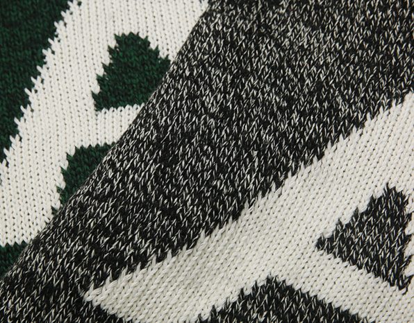 PreOrderคนอ้วน - เสื้อไหมพรมกันหนาว ถักลายอักษรA สี : เทา / เขียว