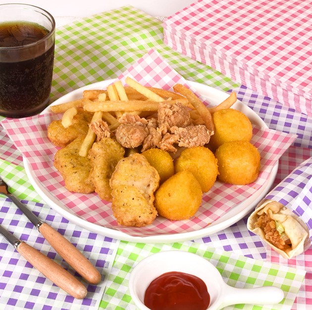 กระดาษไขรองอาหาร (Greaseproof paper) เคลือบกันน้ำ-น้ำมัน แพ็ค 500 ชิ้น