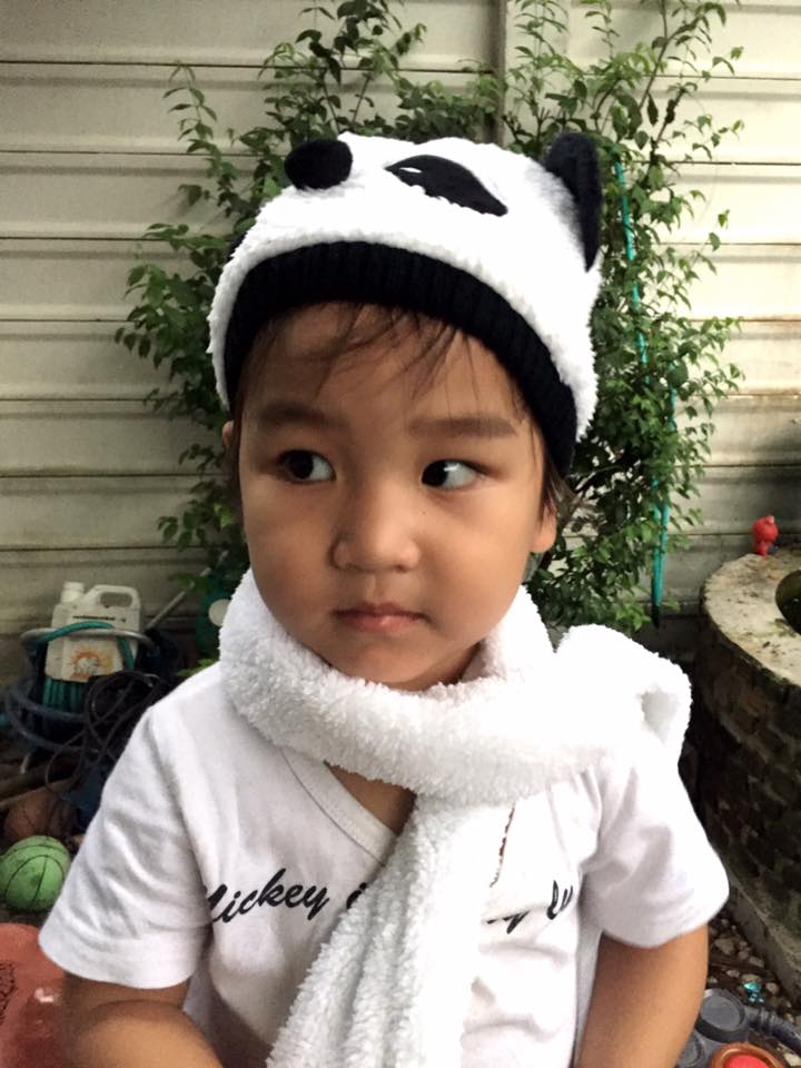 เซตหมวกและผ้าพันคอลายหมีแพนด้าสำหรับเด็ก