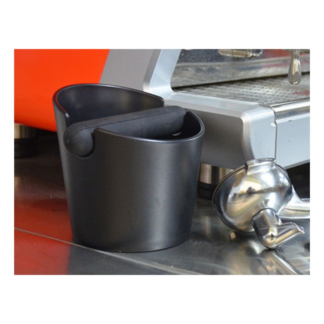 ที่เคาะกากกาแฟ ABS แบบปากเปิดมินิ สูง 12.5 ซม. สีดำ รหัส 2436