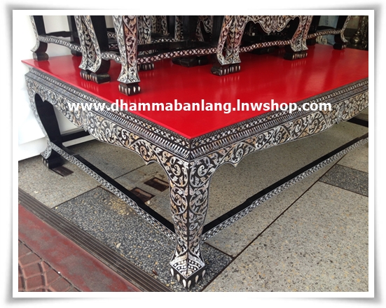 โต๊ะหมู่บูชา หมู่ 9 หน้า 8 ประดับมุก ลายไทย ไม้สัก ขาสิงห์ สีแดง