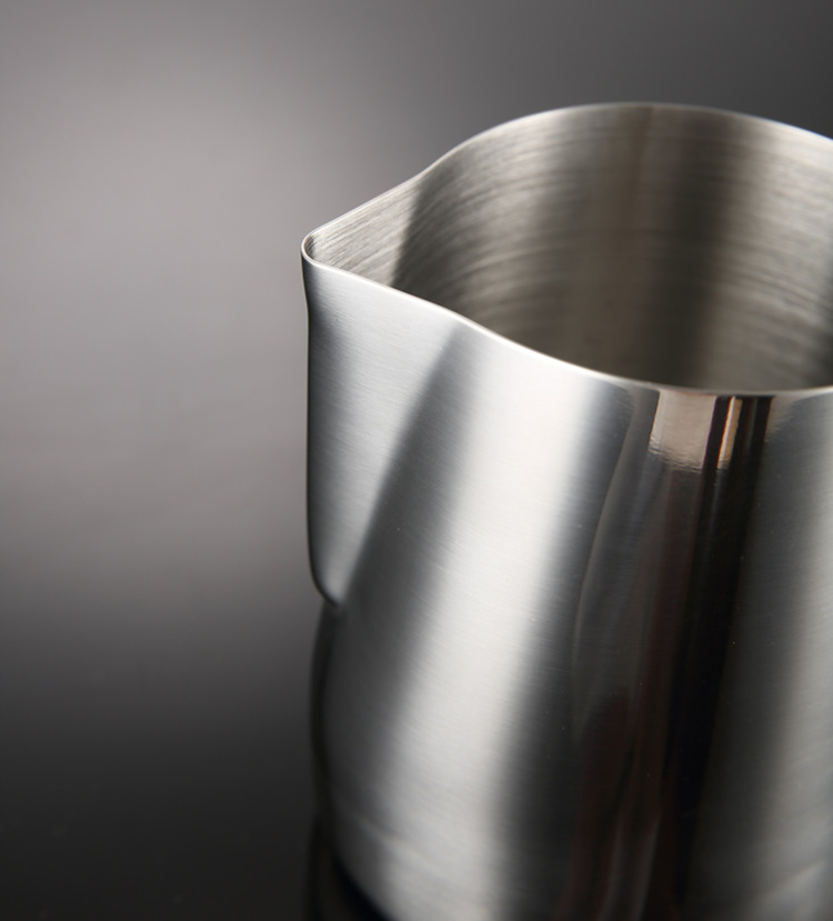 เหยือกตีฟองนม 600 cc. สแตนเลส สีเงิน 1610-032