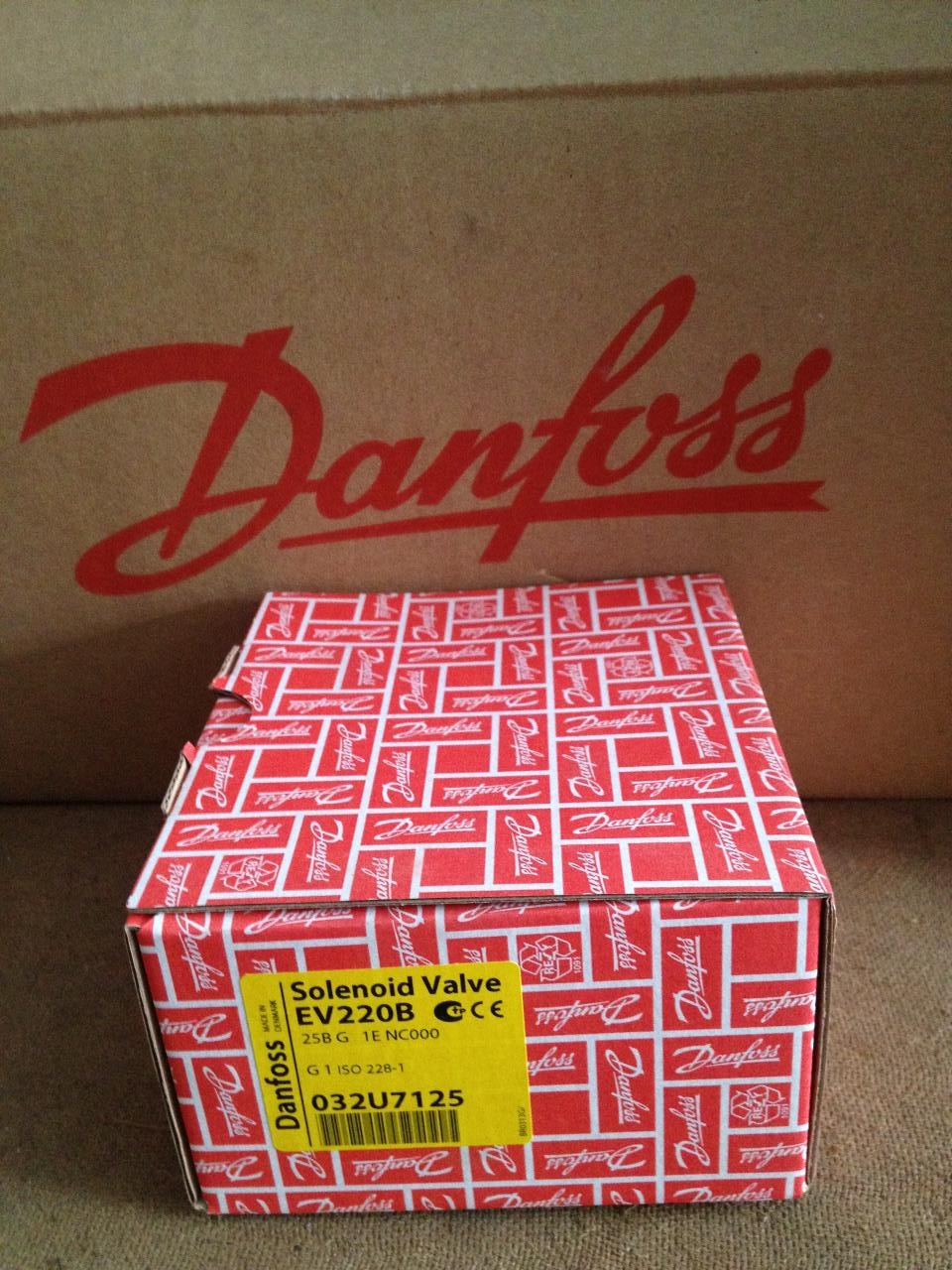 Solenoid valve EV220B 032U7125
