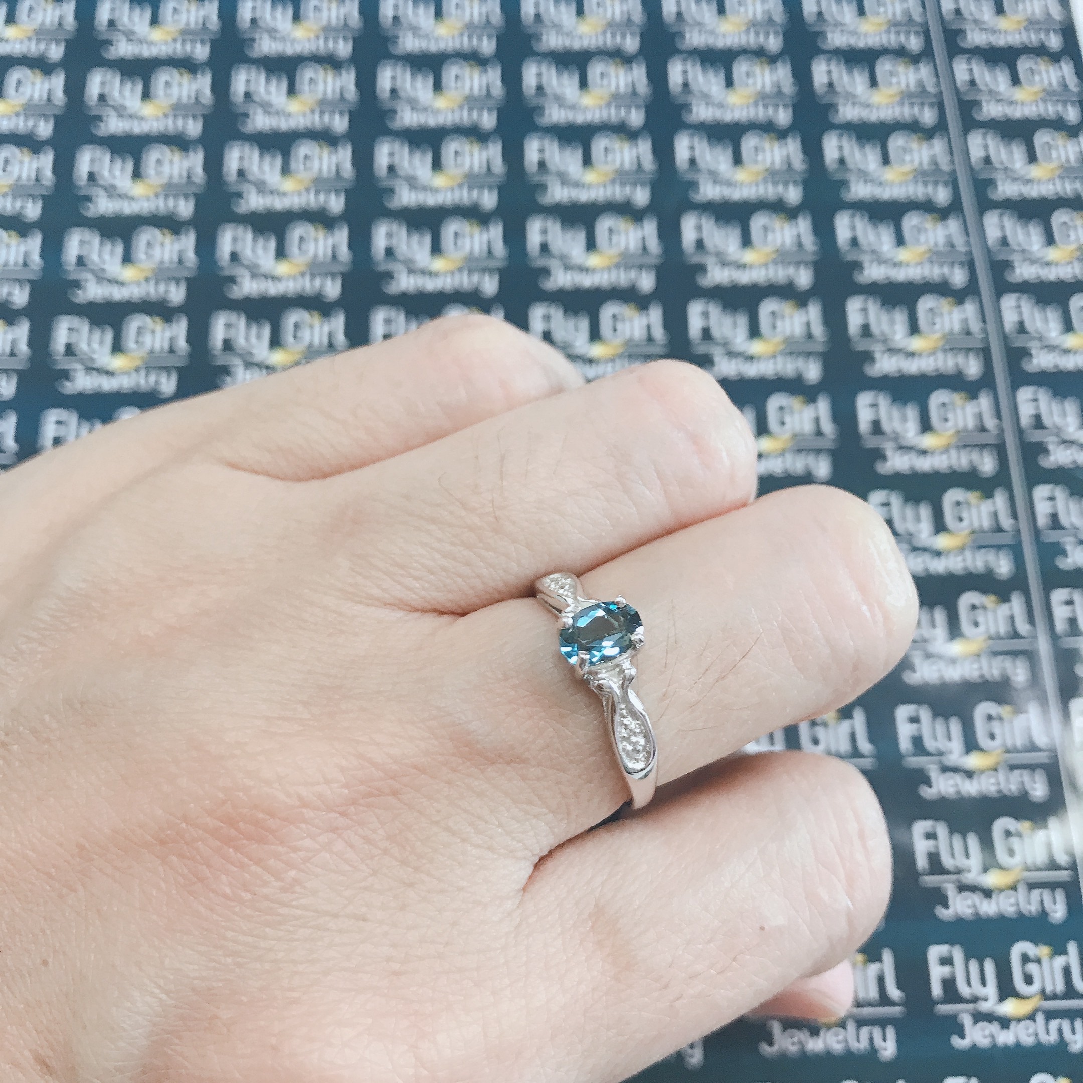 แหวนเงินแท้ พลอยลอนดอนบลูโทแพสแท้(ราศีธนู)