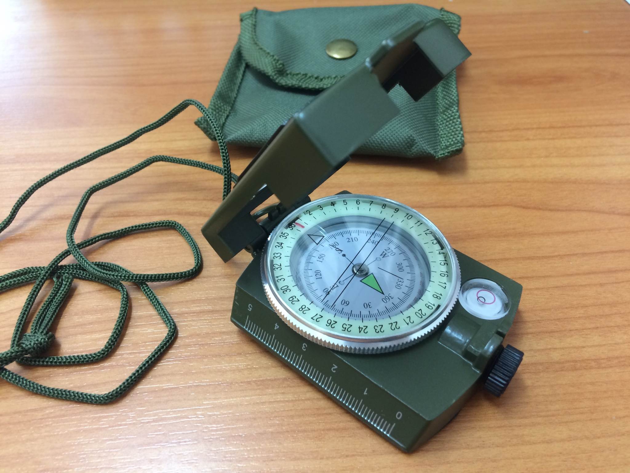 เข็มทิศ ทหาร (Lensatic Compass)