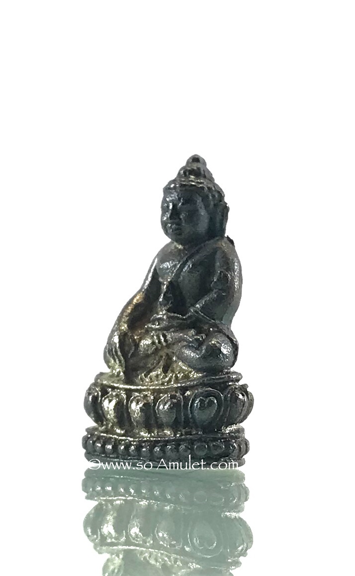 พระชัยวัฒน์ หลวงปู่คร่ำ วัดวังหว้า รุ่นสร้างเจดีย์ พ.ศ. 2537-38 เนื้อเงิน พร้อมกล่องเดิม