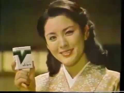 V Rohto Eye Drops ขนาด 20ml rohto v ยาหยอดตาผสมวิตามินที่วางจำหน่ายในประเทศญี่ปุ่นมากว่า50ปี