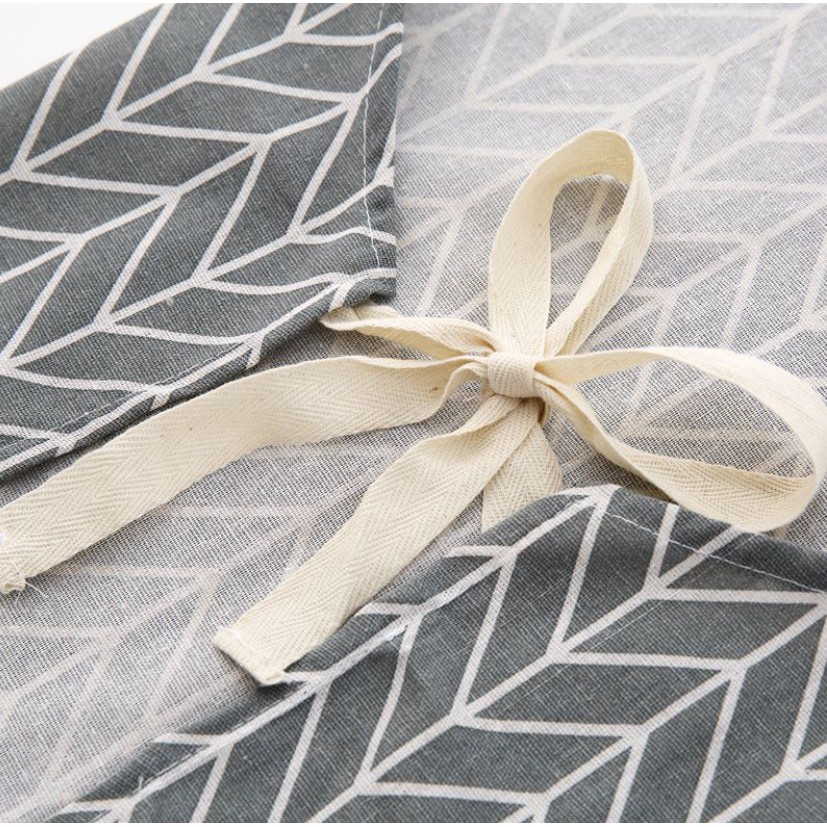 Akachan ผ้ากันเปื้อนสำหรับผู้ใหญ่ ลายกราฟฟิคสามเหลี่ยม