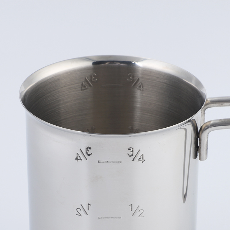 เหยือกสแตนเลสหนามีหูจับมีขีดสเกล ทรงกระบอก ขนาด 750ml 290g รหัส 2287
