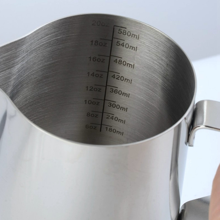 เหยือกตีฟองนม สแตนเลส มีสเกลวัดปริมาณ ขนาด 600 ซีซี 1610-433-1
