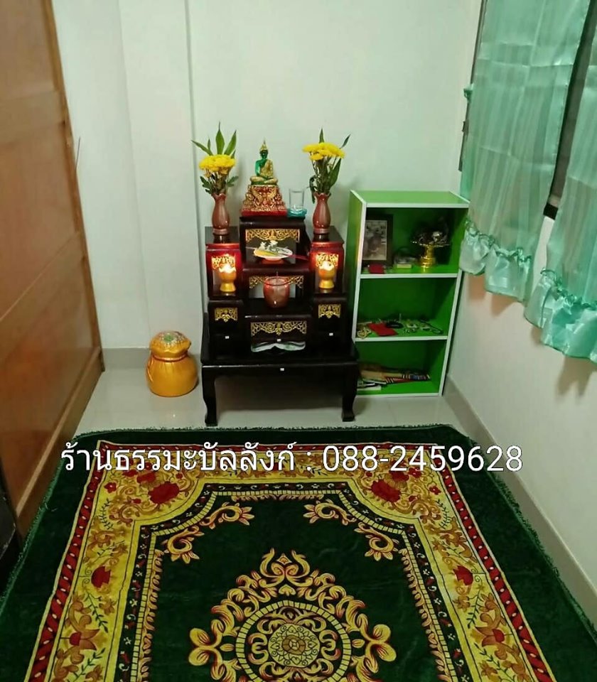 โต๊ะหมู่บูชา หมู่ 7 หน้า 5 กระจังทอง ไม้ทุเรียน ขาตรง สีโอ๊ค (คลิ๊กดูขนาด)
