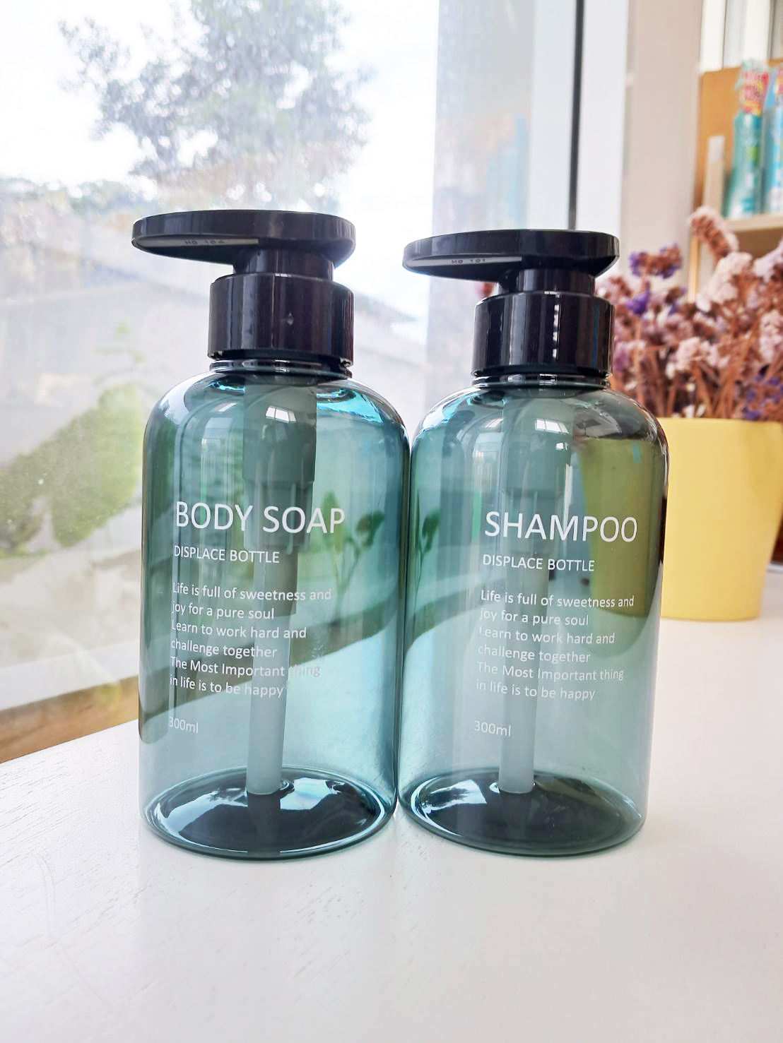 ขวด Refill หัวปั๊มสำหรับใช้ในห้องน้ำ แพ็คคู่ Body Soap - Shampoo ขนาด 300/500 ml.