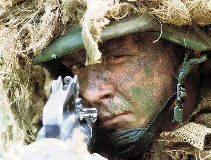 สีพรางหน้าแบบหลอด ได้ 3 สี