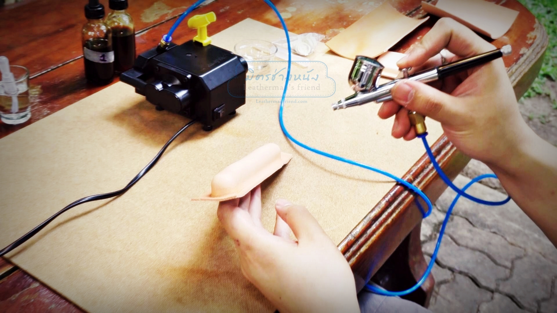 แอร์บรัช พร้อมปั๊มลมขนาดเล็ก รุ่นเงียบกริบ