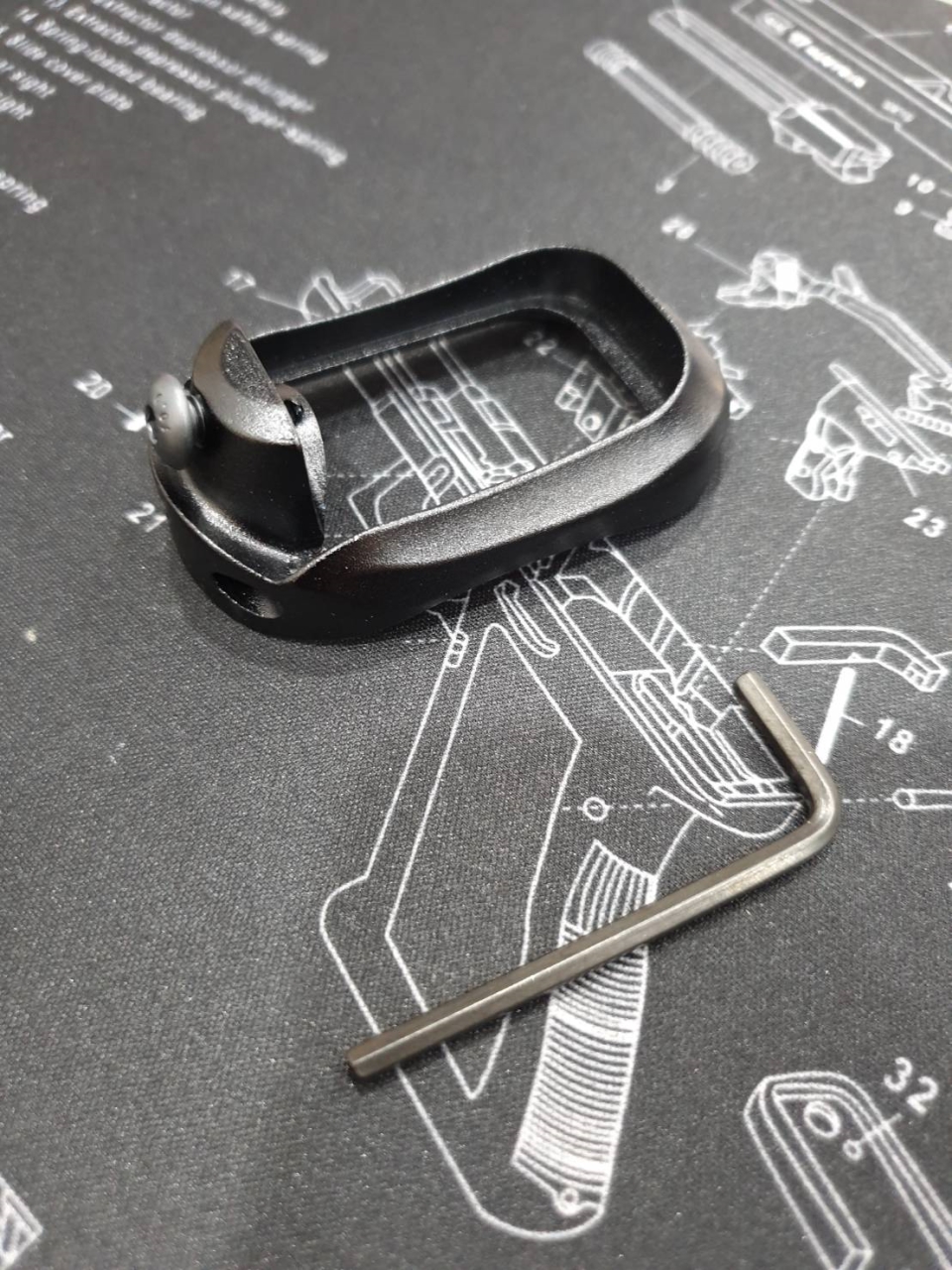 บ่อแม็ก งาน CNC Glock Gen 3/4/5 (3 สี) รุ่น Pro Magwell