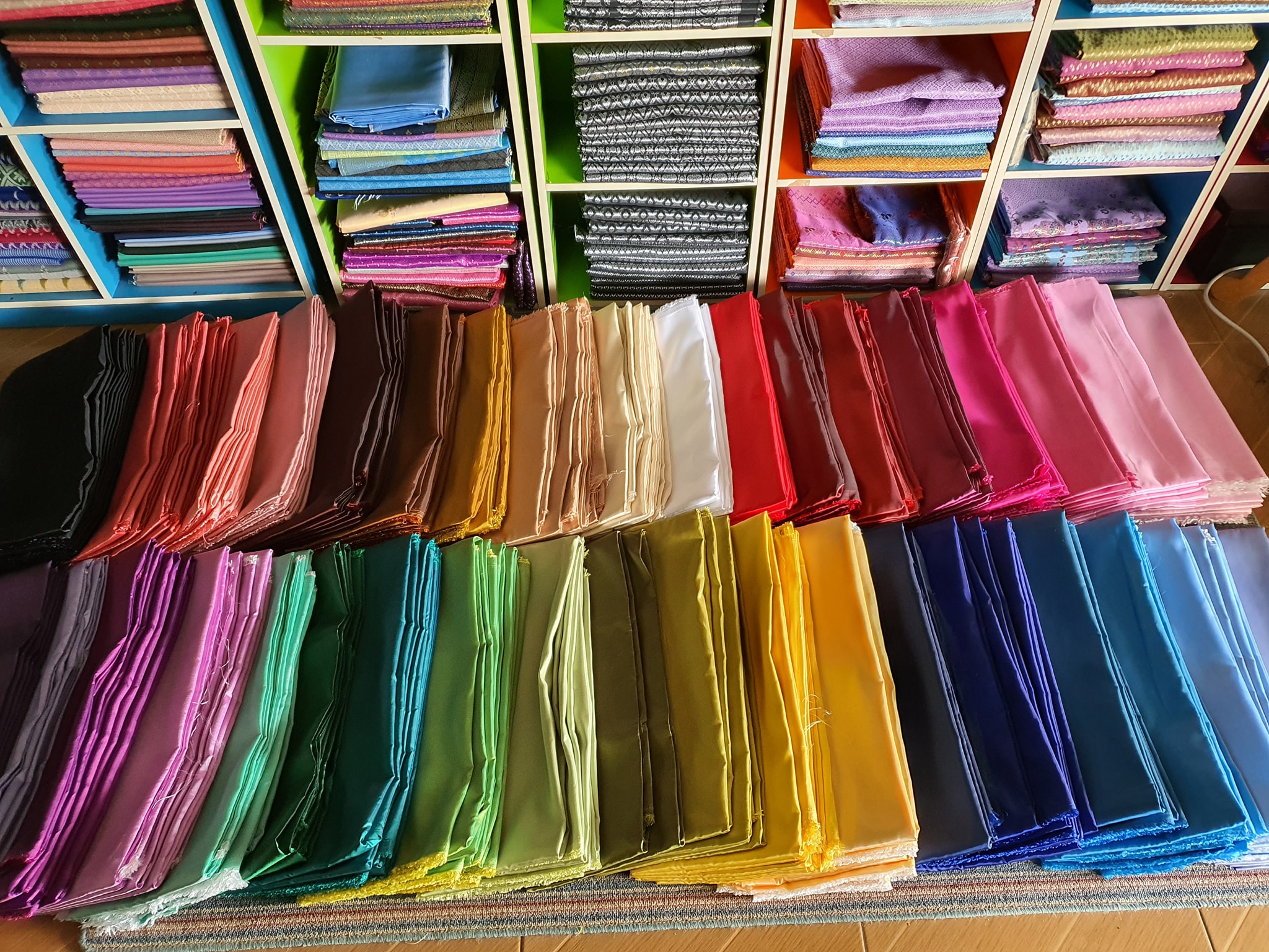 ผ้าไหมสังเคราะห์ทอเครื่องสีพื้น Plain Synthetic Silk