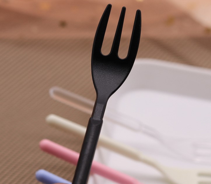 ส้อมขนม พลาสติก แพ็ค 98-100 ชิ้น