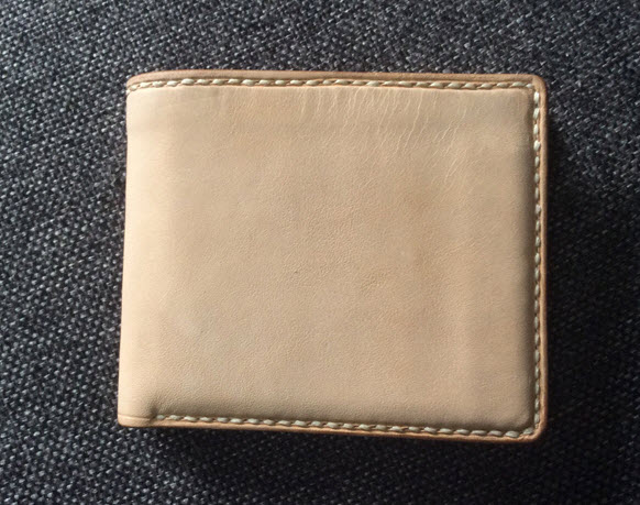 แพทเทิร์น กระเป๋าผูชาย เน้นสอดการ์ด