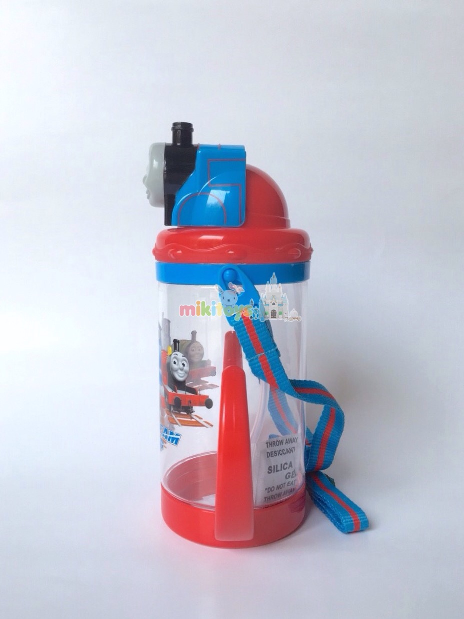 กระติกน้ำพร้อมหูจับ Thomas&Friends 3D (Thomas สีฟ้า-แดง) ฝาเลื่อน3D หลอดในตัว**BPA Free ปลอดภัยค่ะ