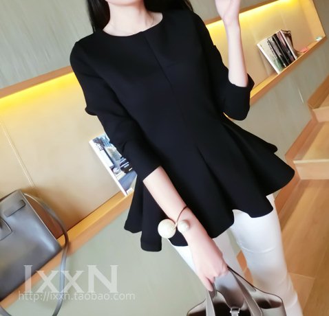##พร้อมส่ง## เสื้อแฟชั่น คอกลม แขนยาว ชายเสื้อดีไซส์หางปลา ซิปหลัง สี : ดำ