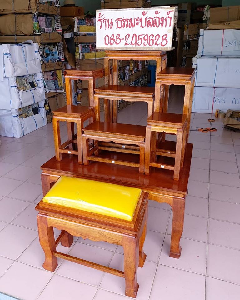 โต๊ะกราบ หน้า 8 แบบเรียบ ไม้ทุเรียน สีเหลืองทอง