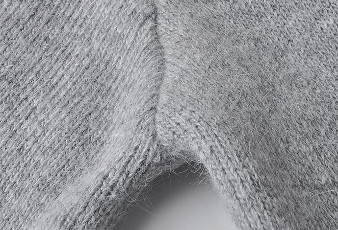 PreOrderไซส์ใหญ่ - เสื้อกันหนาวแฟชั่น ไซส์ใหญ่ คนอ้วน เสื้อ 2 ชิ้น ข้างในเป็นผ้าลูกไม้แขนยาวสีขาว ตัวนอกเป็นไหมพรมสีเทา